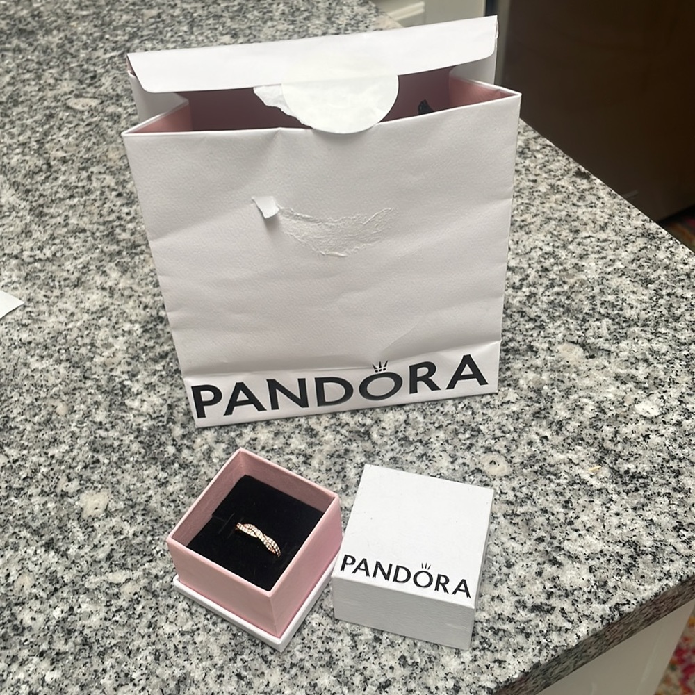 Pandora Rose Gold Sparkling Twisted Lines Ring